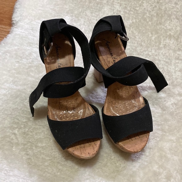 American Eagle (Payless) Heels - Picture 1 of 2